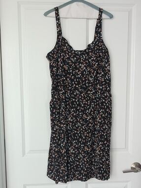 Sleeveless Black Midi Dress with Brown And White Floral Print